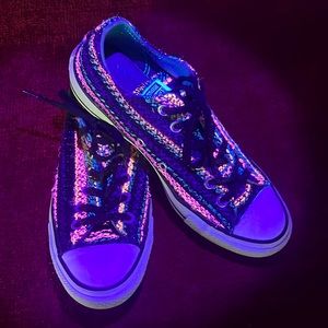 Converse AllStar Women Size 8 #1409 VERY RARE MATERIAL! UV Blacklight Activated